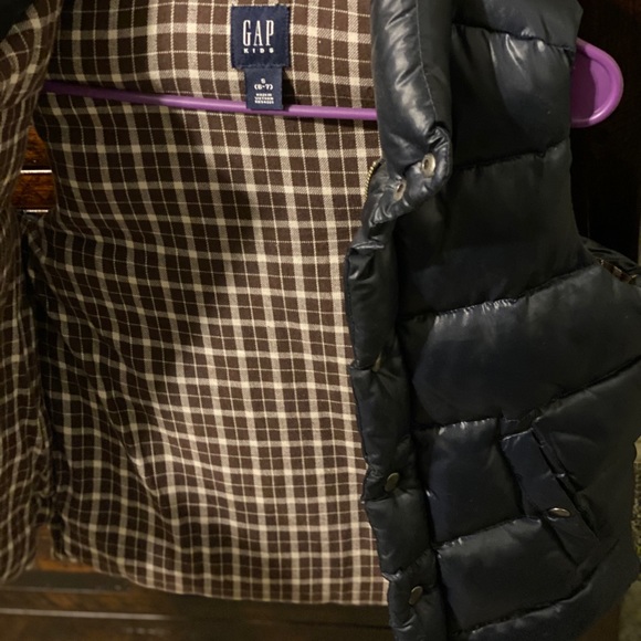 GAP KIDS puff vest -size 6/7 small - Picture 9 of 9